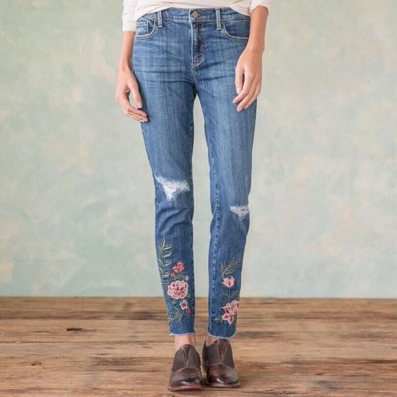 DRIFTWOOD Denim - Driftwood Jackie Dahlia Jeans Floral Embroidered 28 Cotton Blend Distressed boho
